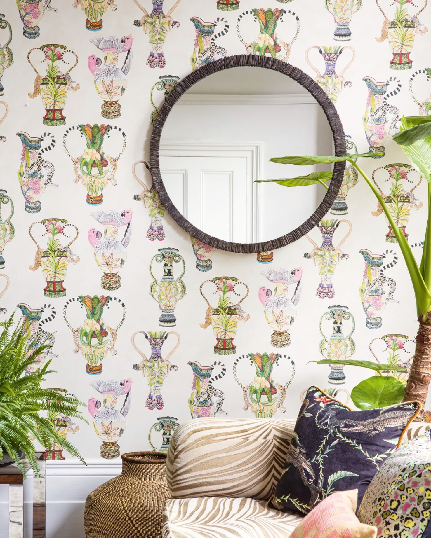 Khulu Vases Wallpaper