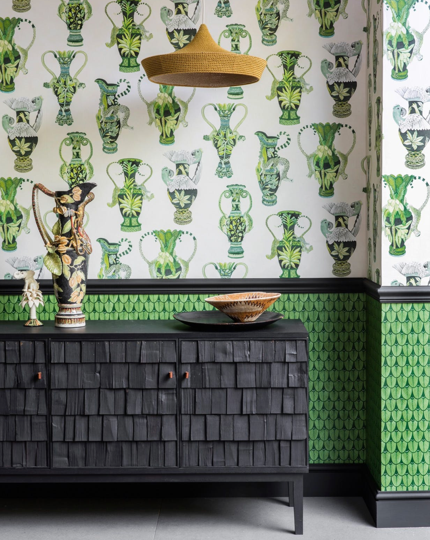 Khulu Vases Wallpaper